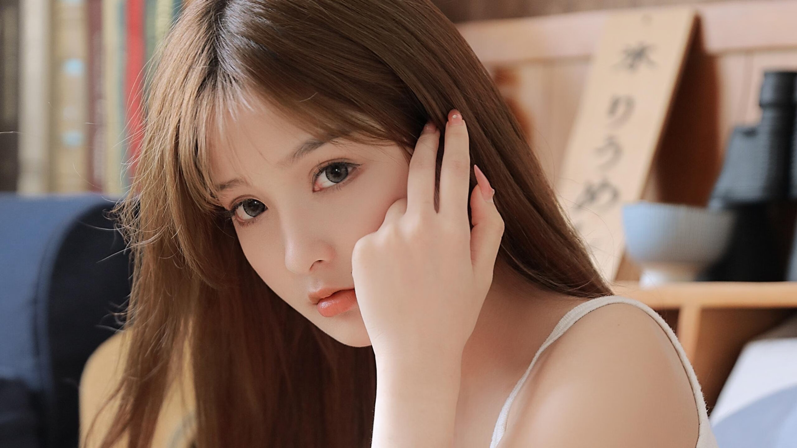 九游jiuyou-_花海盛典：在紫色薰衣草田中举行的艺术比赛_，薰衣草花海水彩画