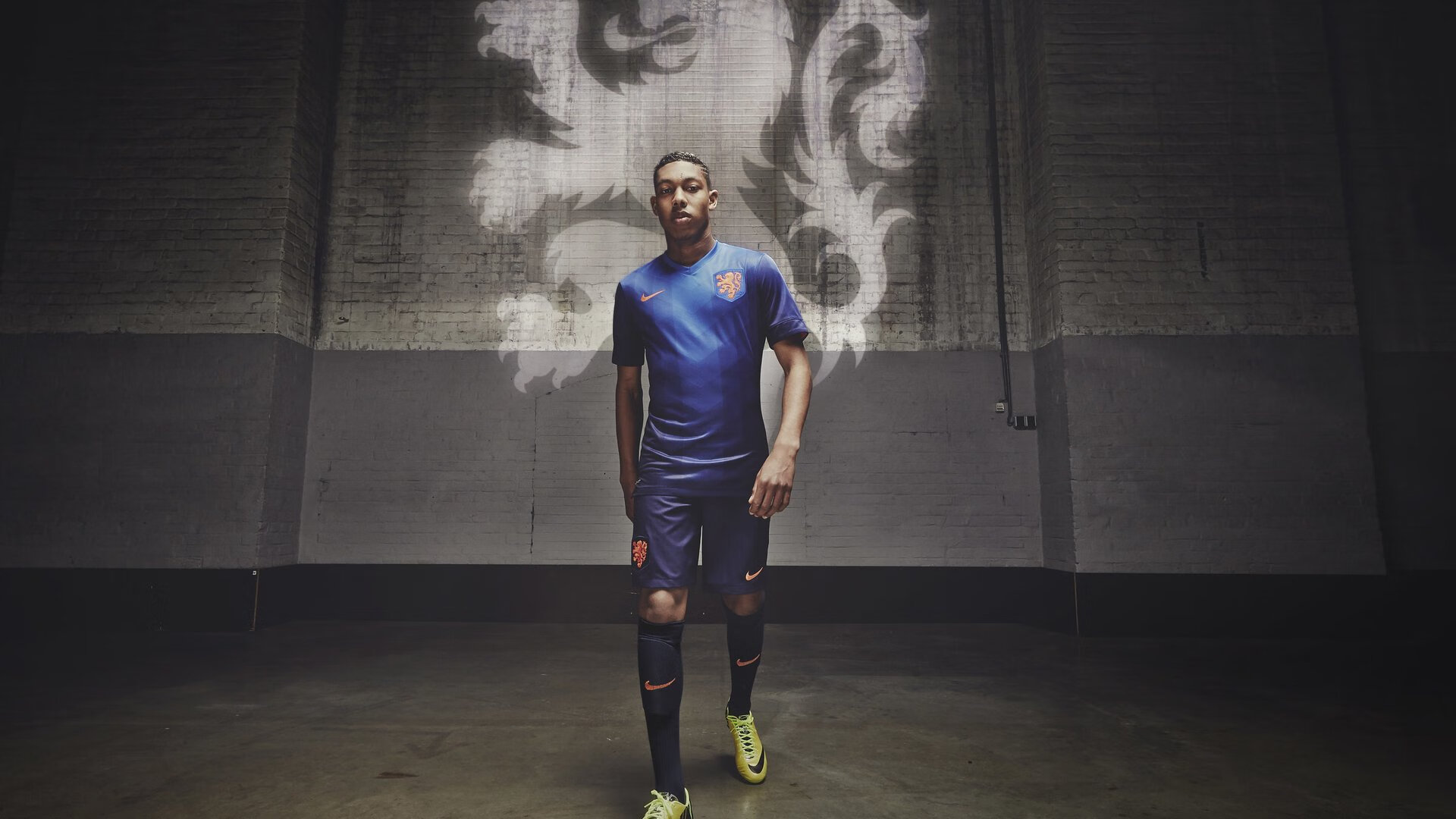 九游官方入口-“意甲冲刺：强队绷紧神经，争夺冠军”，意甲对抗强度