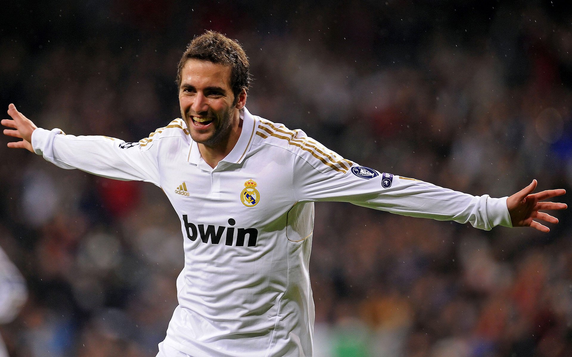 九游官网首页-费兰·托雷斯再创佳绩，带领皇马扩大领先优势，费兰·托雷斯集锦